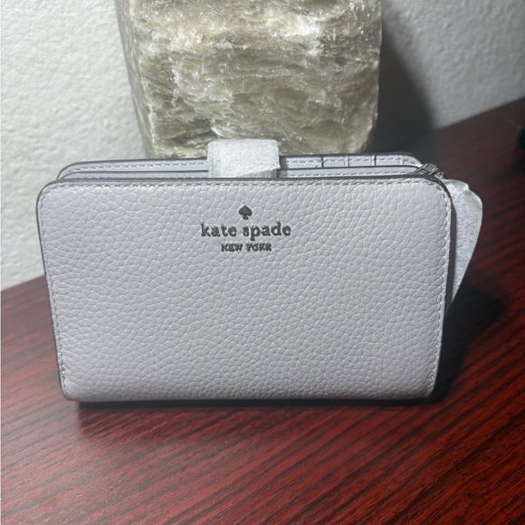 Lena Medium Bifold Wallet - Picture 4 of 6